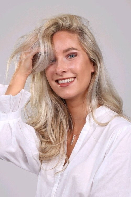 Melissas van Veen as Penny