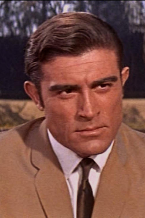 Mike Henry as Carlo Da Vince