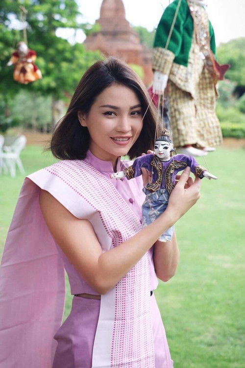 Khin Thazin as Yoon Thandar