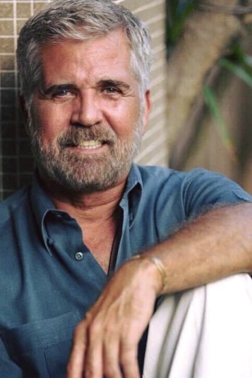 Pedro Juan Figueroa as Teniente Ulloa