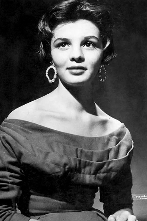 Martha Mijares as Azucena