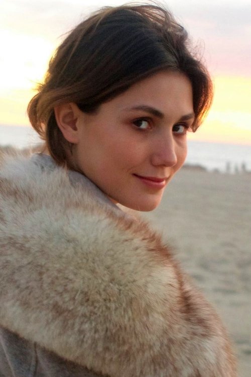 Léa Moret as Herself