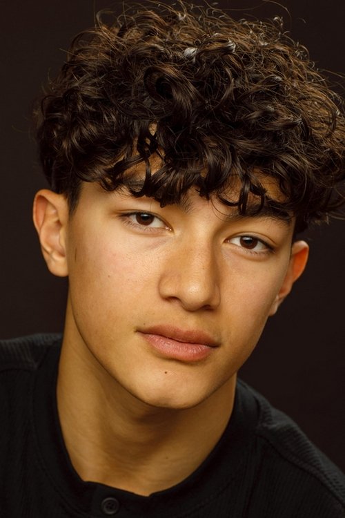 Cruz Abelita as Luke Barlow