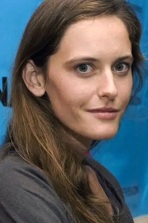 Eireann Harper as Molly