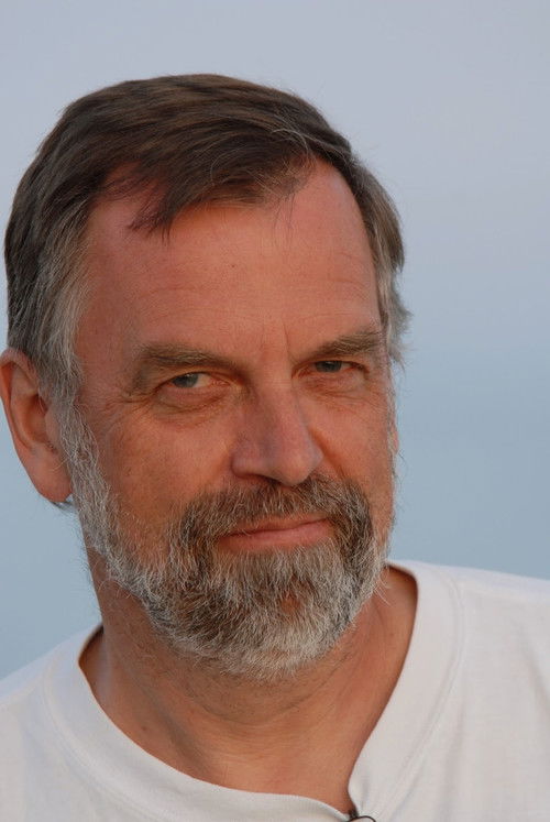 Malcolm Dixelius as Radio debater