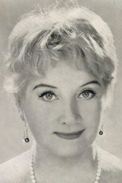 Lucienne Delyle as Singer