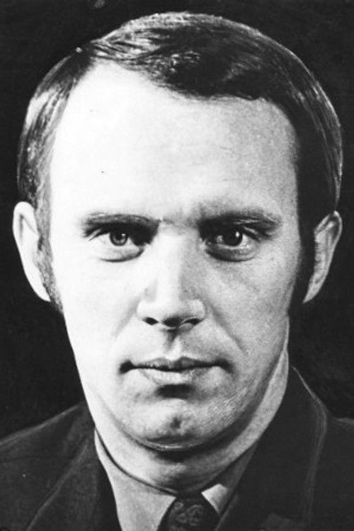 Boris Ploskov as Zhuk