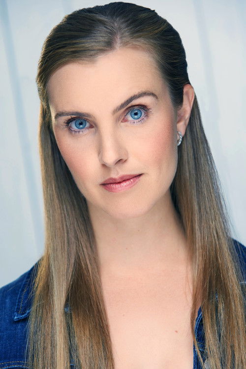 Lennon Hobson as Anna Mitchel