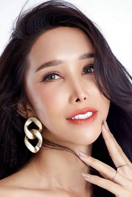 Theerawiwat Butrtaya as Consort Gao Gi