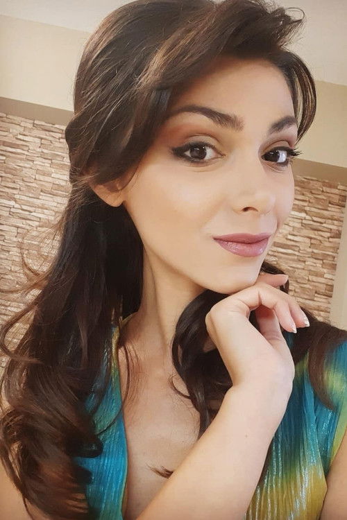 Irena Ilievska as Aida