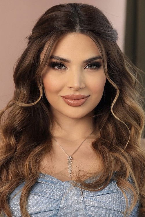 Ulviyya Khalinbayova as Dilara