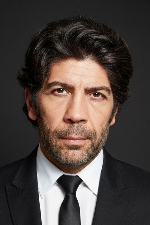 Tuncer Salman as Remzi