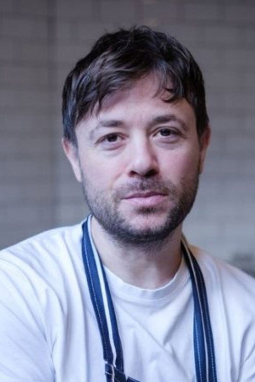 Tom Geoffrey as Scott