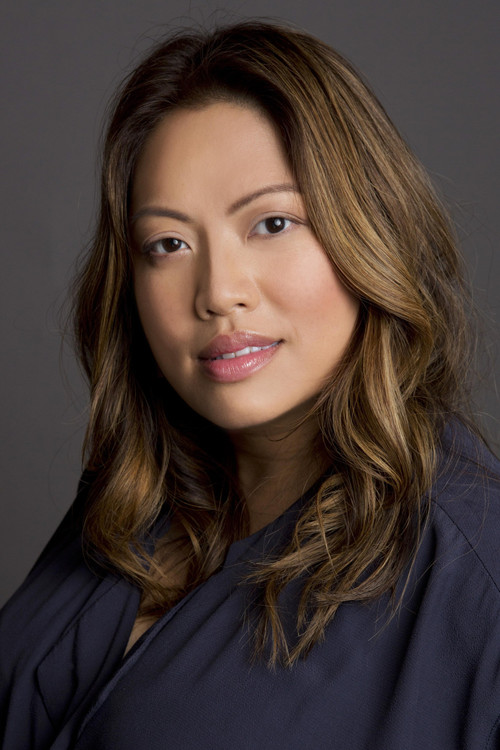 Kulap Vilaysack as Female Announcer
