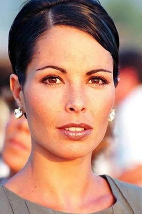 Mariana Levy as Estelita