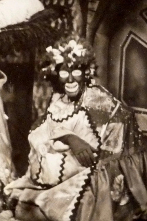 Danny Williams as Ninnie / Weenie