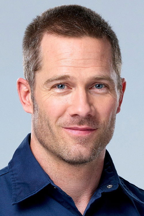 Luke Macfarlane as D'Avin Jaqobis