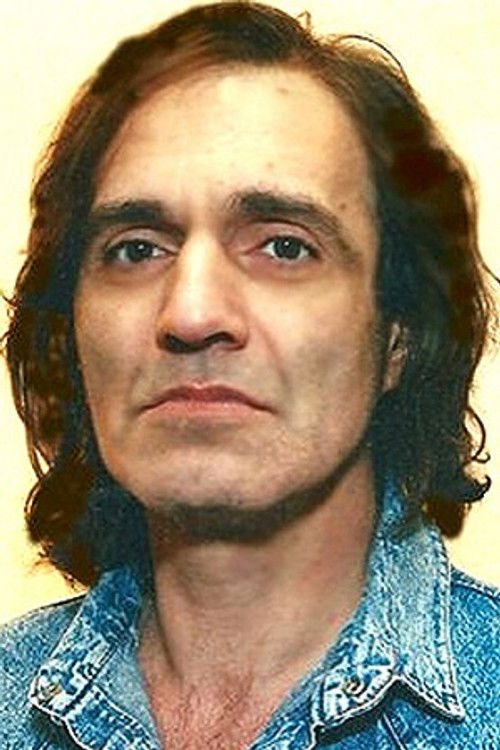 Artur Arutyunyan as "Валет"