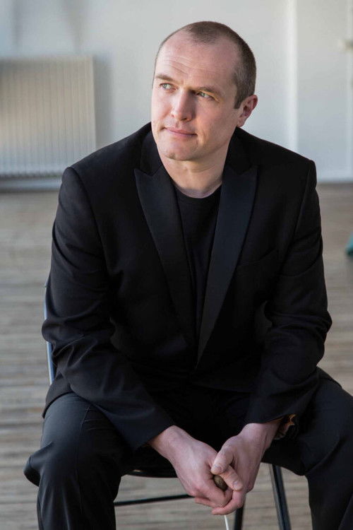 Bastien Stil as Self : Maestro