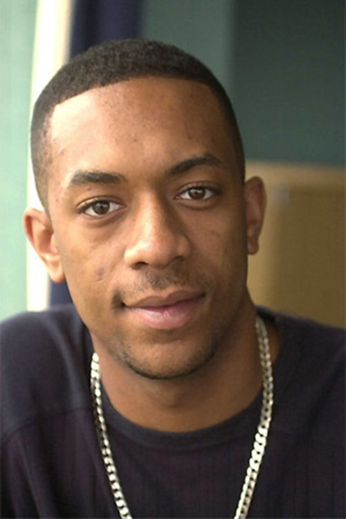 Leon Black as Officer Darnell