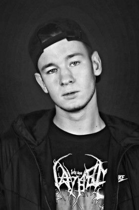 Rodion Gorlanov as Courier