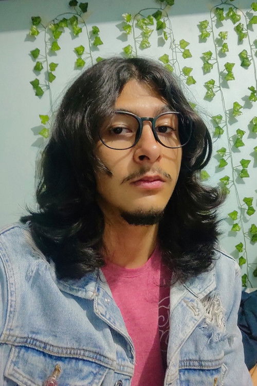 Burola Zárate as Hipnotista