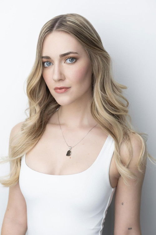 Sophie Sedlacek as Young Lori