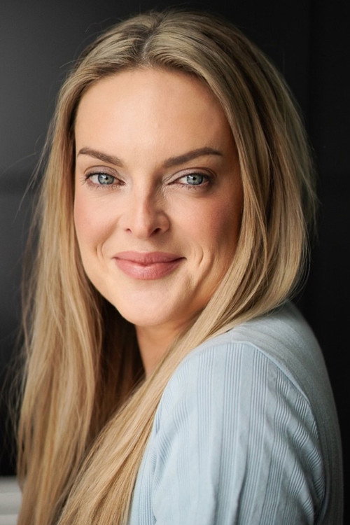 Adele Pascoe as Jane Munro