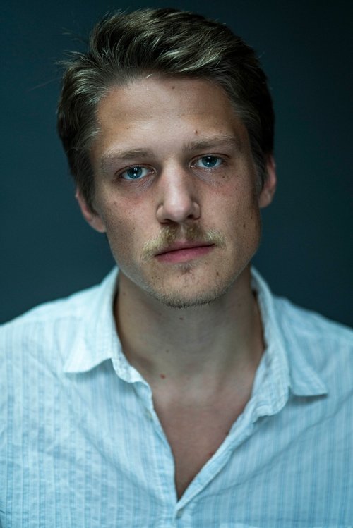 Joes Brauers as Mischa Brandt