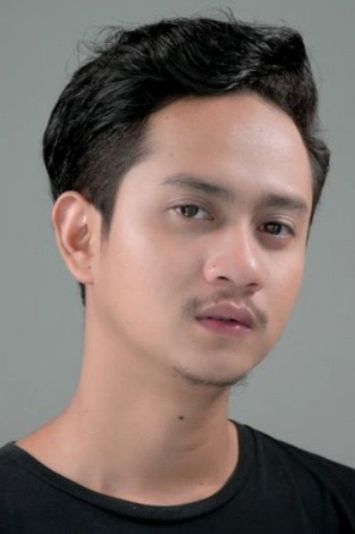 Yoga Arizona as Johan