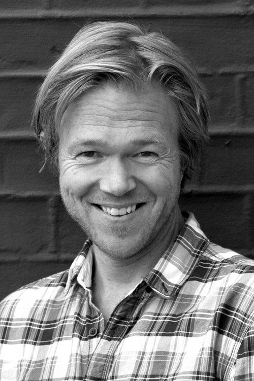 Ole André Sivertsen as Programleder