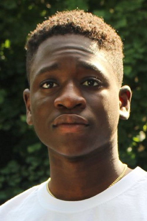 Clint Gyamfi as Eddie