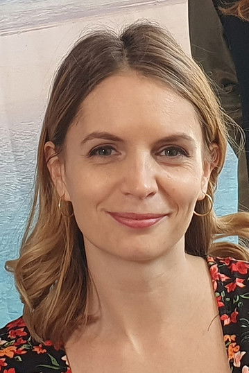 Karolína Kočí as Host