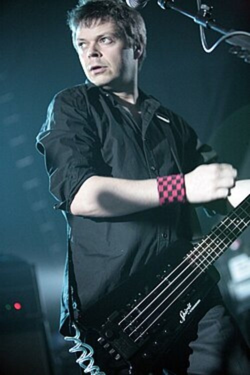 Mick Quinn as Self (as part of Supergrass)