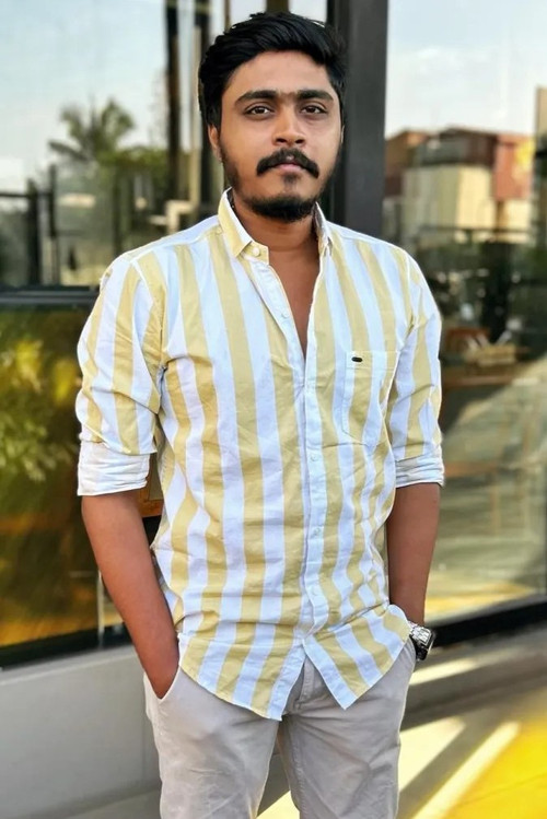 Hari Baskar as Honest Raj