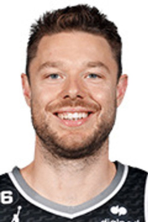 Matthew Dellavedova as Himself