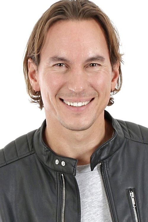 Thomas Schunke as Emile