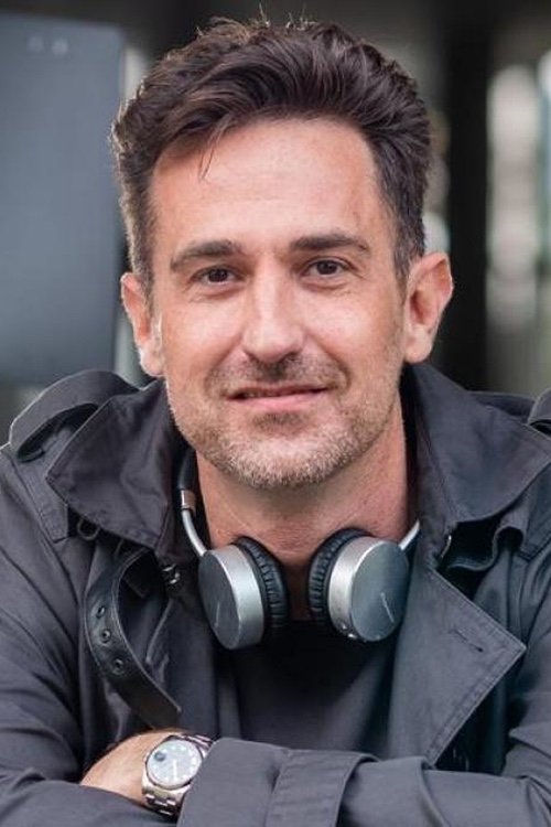 Oriol Tarragó as Igor (voice)