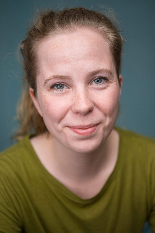 Natasja Schaafsma as Áine