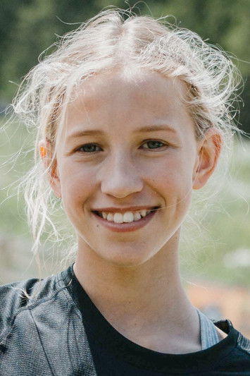 Felice Ahrens as Verena