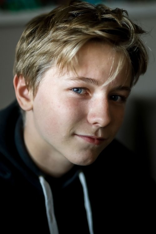 Maxime Bergeron as Achille