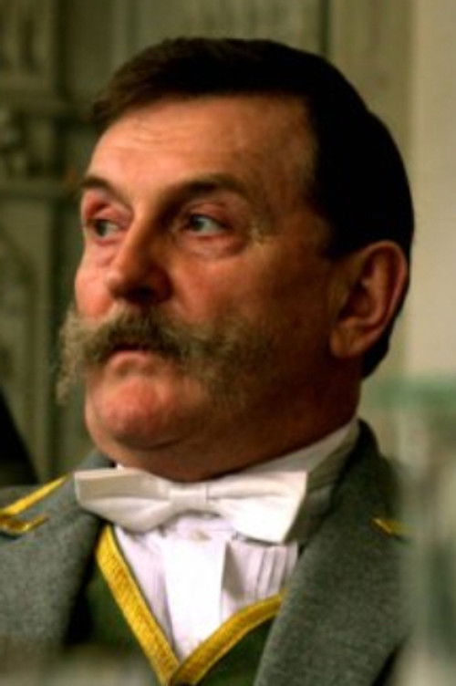Nikolay Pavlov as Tashkent Officer
