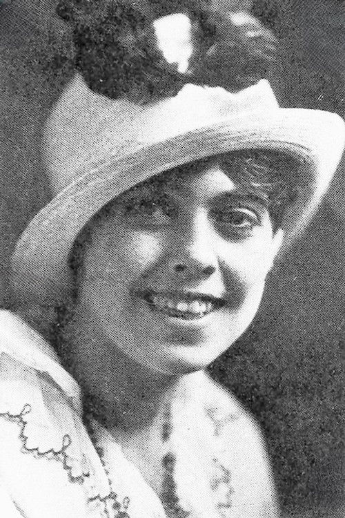 Dixie Chene as Woman in Second Row Audience (uncredited)