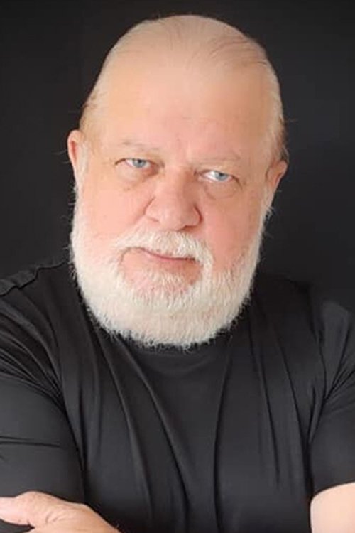 Levi Ferreira as Vô Nhanhão