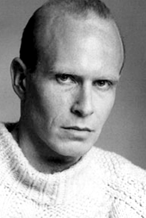 Gustav Vintas as Siegfried