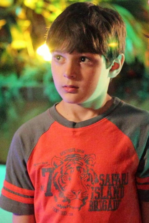 Michael Levinson as Simon Pirelli