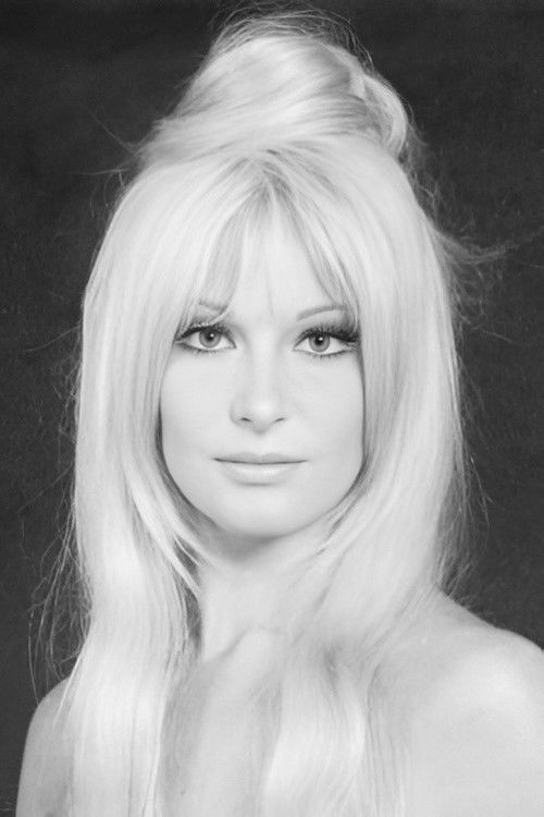 Hélène Chanel as Clarice