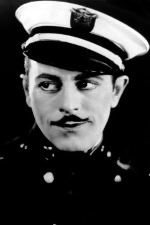 Sidney Smith as Phil Piazza