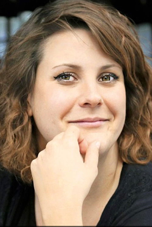 Tiphanie Bovay-Klameth as Charlie