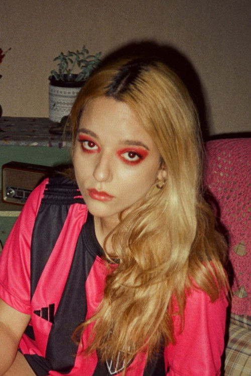 Marya Bittencourt as Malu